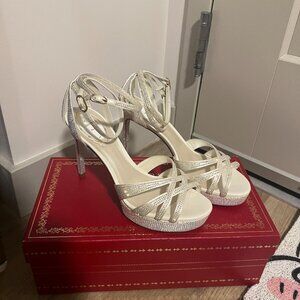 RENE CAOVILLA. Brand New Ivory satin/ transmission strass size 37
